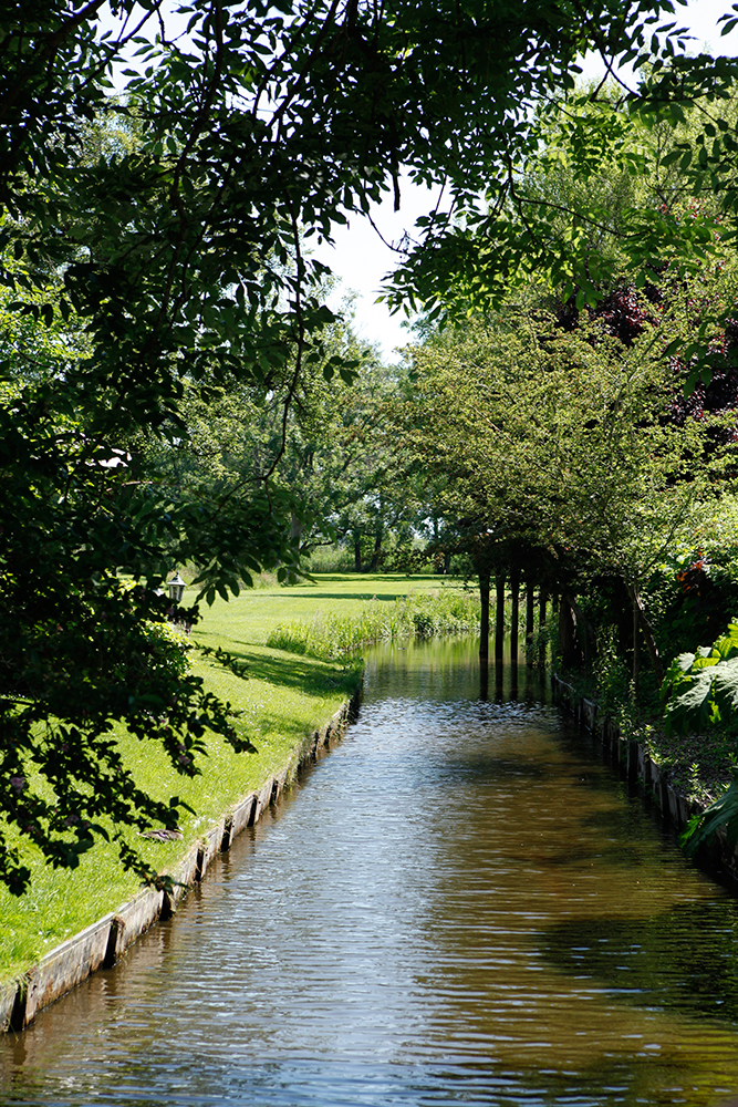 Best Things To Do In Giethoorn Netherlands featured by top US travel blog, Tea Cups & Tulips