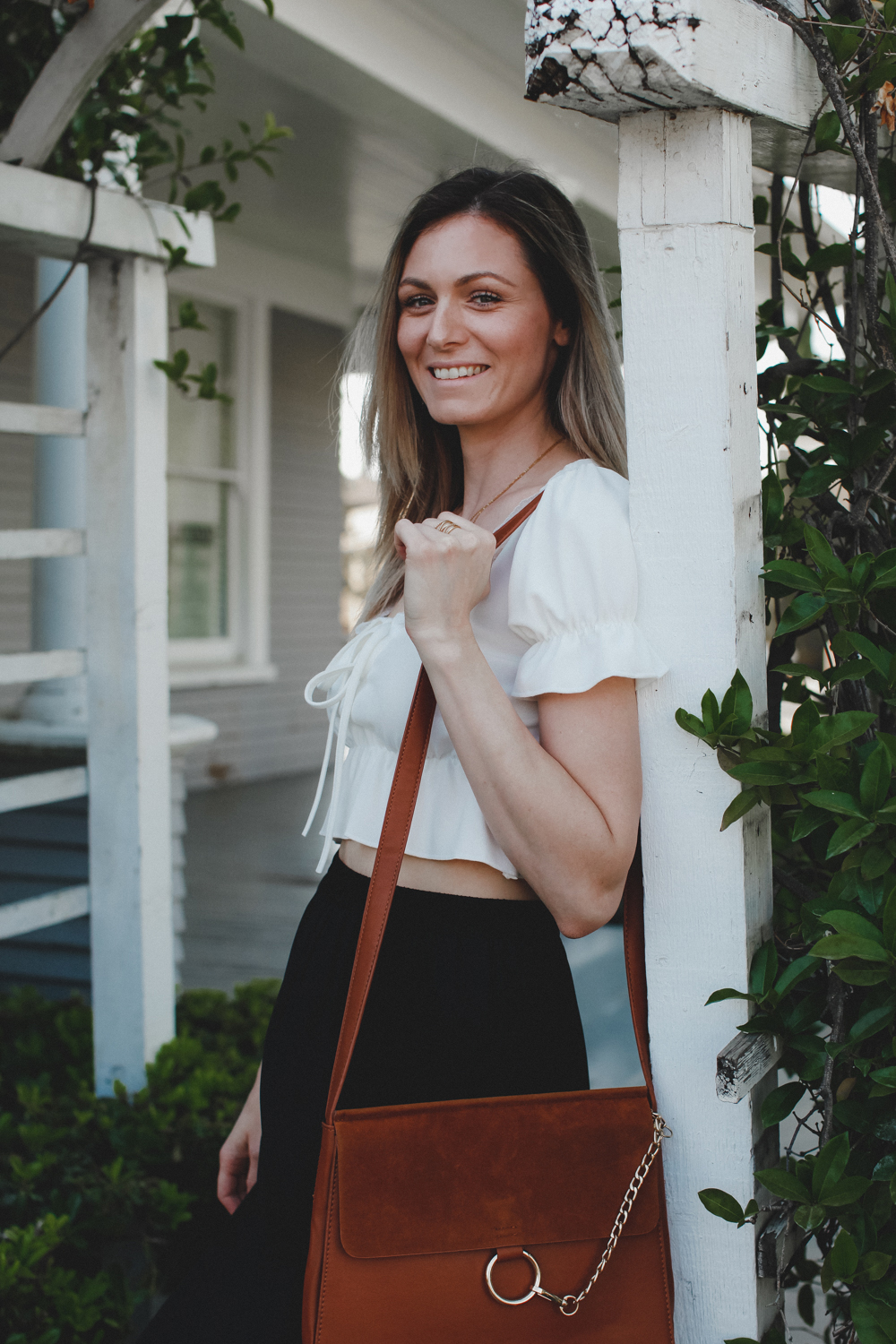 Easy summer outfit in black white and brown