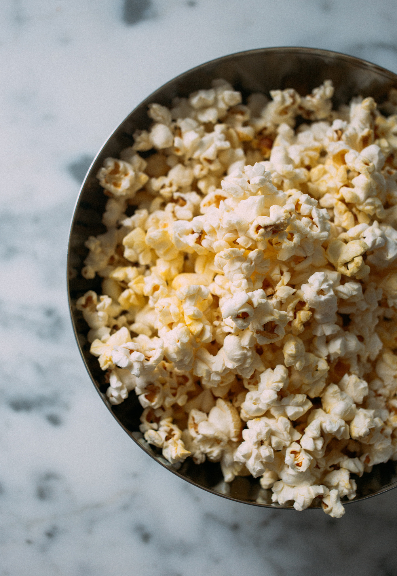 Healthy Snacks to Buy on Amazon | Best Healthy Snacks on Amazon by popular California life and style blog, Tea Cups and Tulips: image of a bowl of popcorn.