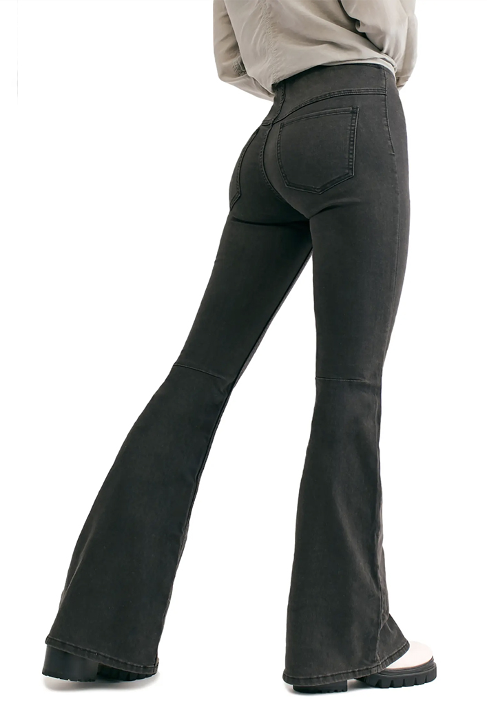DOs & DON'Ts of styling flare jeans., SPRING STYLING Flare jeans are, flared black jeans kenya